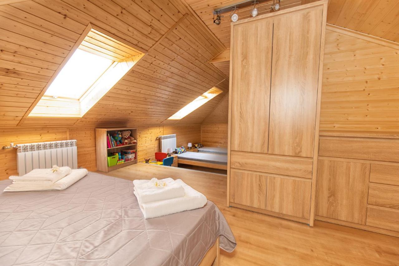 Nad Zalewem Lodge *